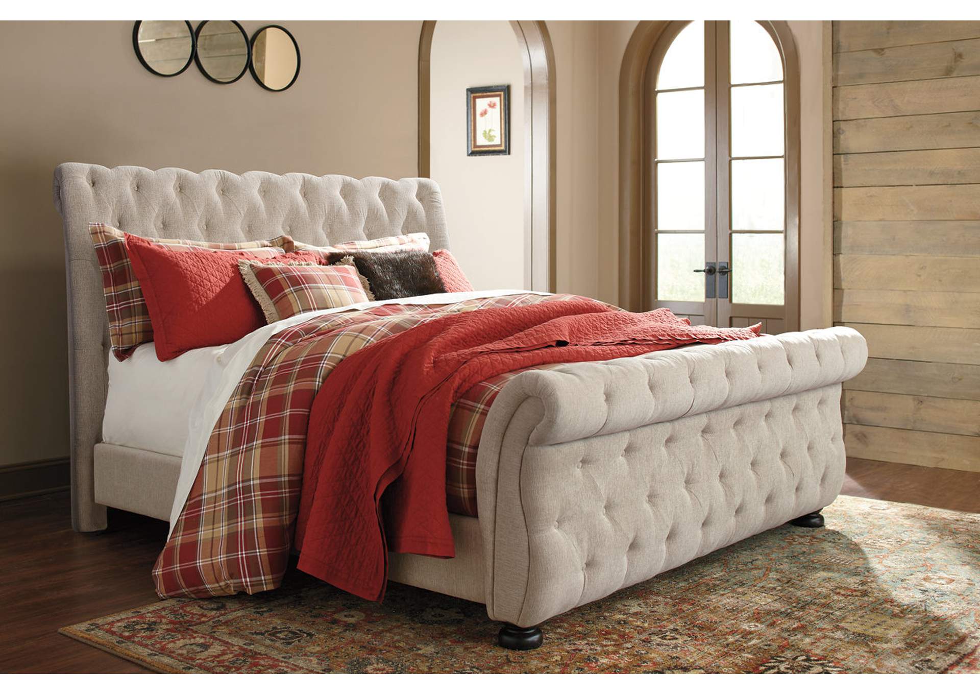 B643-B9-CKB WILLENBURG California King Complete Sleigh Bed