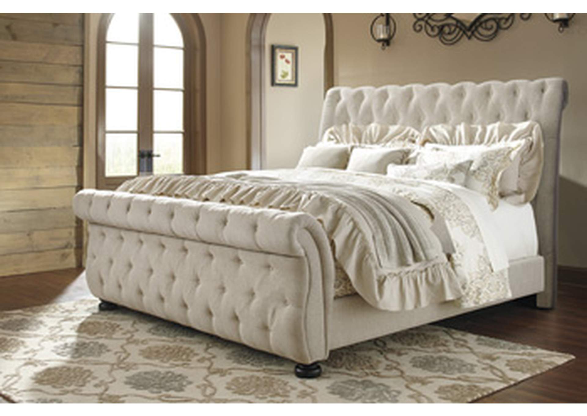 B643-B7-KB WILLENBURG King Complete Sleigh Bed