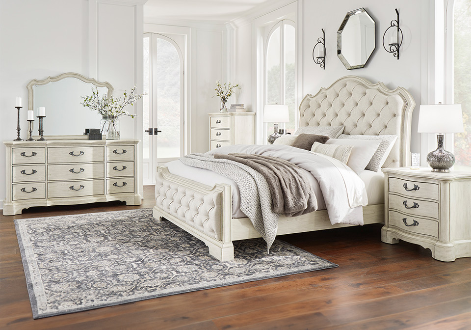 Arlendyne Antique White Queen Upholstered Bed Set