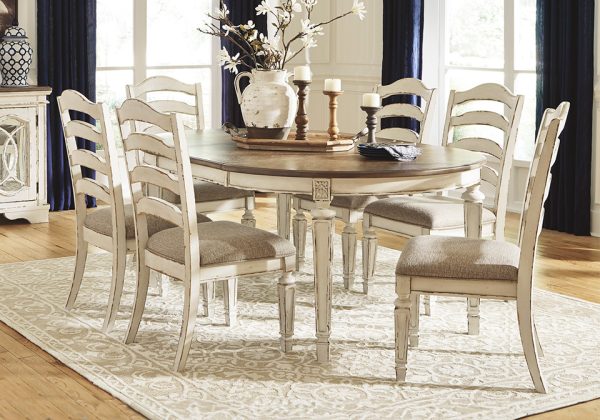 Realyn Chipped White 7pc. Oval Dining Set